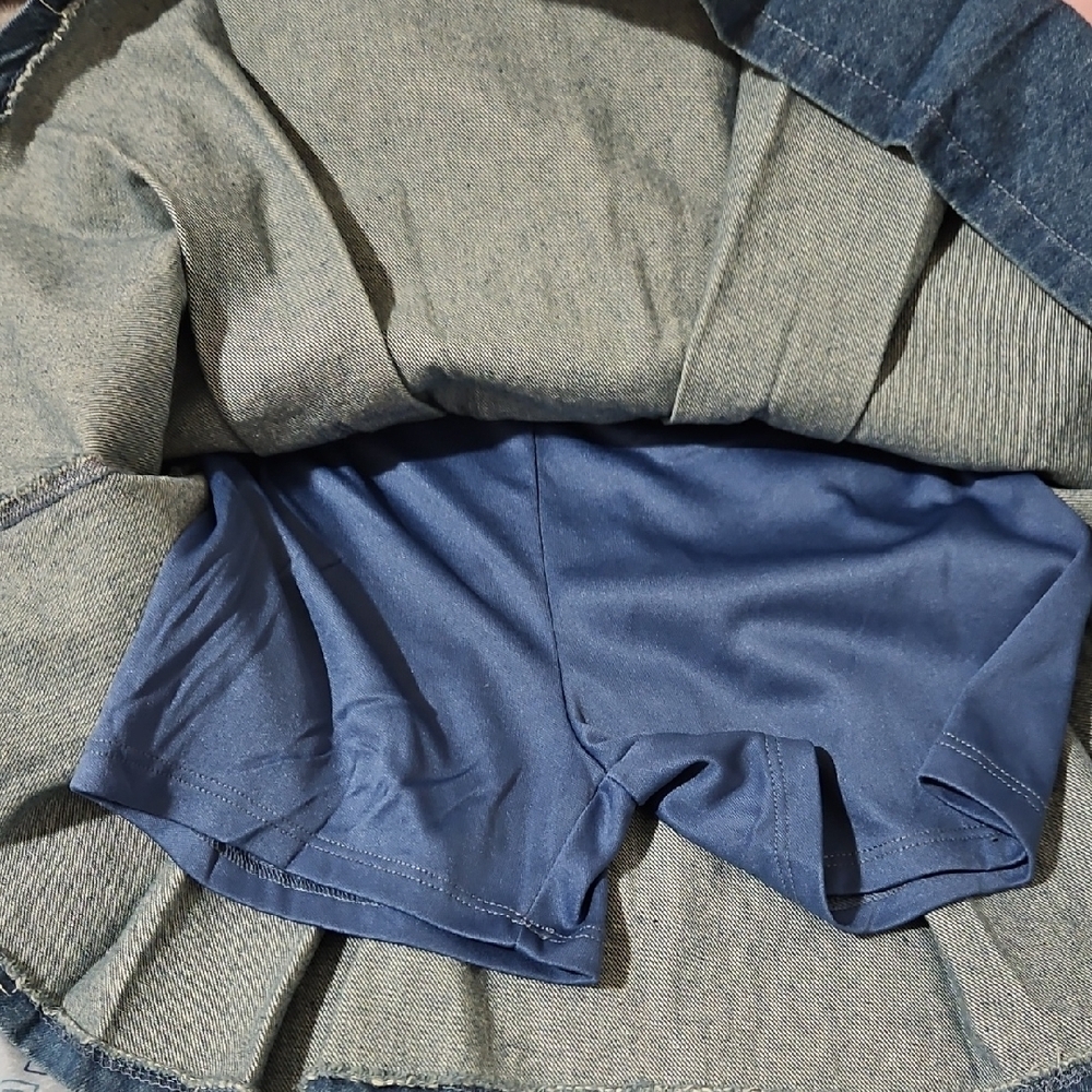 Draper James Adorable and Comfortable Set/Pink Top and Navy Skort for Girls - Picture 9 of 13